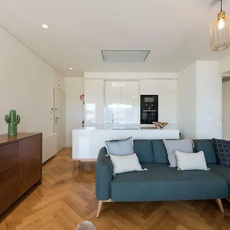 Apartment Lovelystay - Palmtree Rooftop W/ Spectacular View Porto