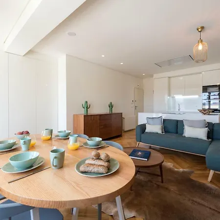 Lovelystay - Palmtree Rooftop W/ Spectacular View Apartment